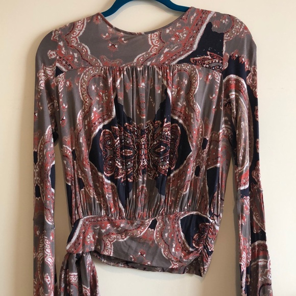 Free People Tie Front Top with Bell Sleeves 💥💥 - Picture 5 of 7